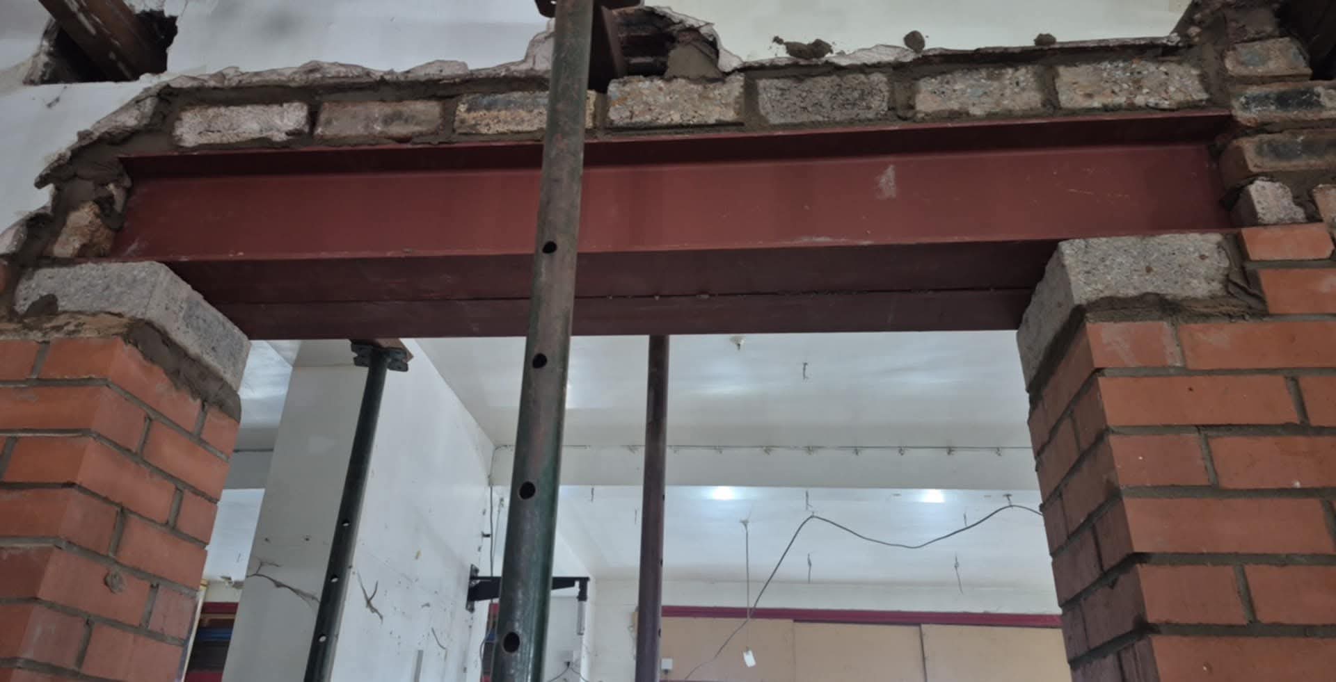 Steel beams installation - Edinburgh builders 